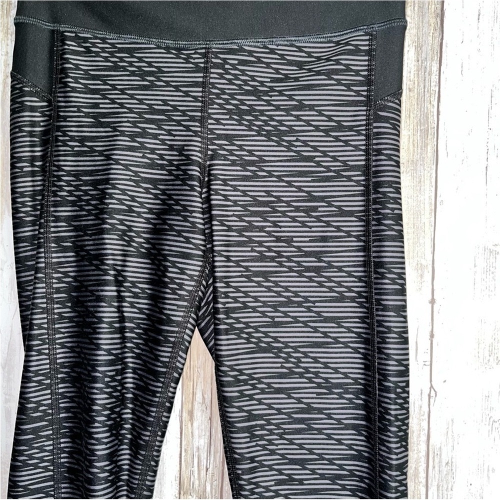 Under Armor Black Printed Compression Leggings - Picture 2 of 7